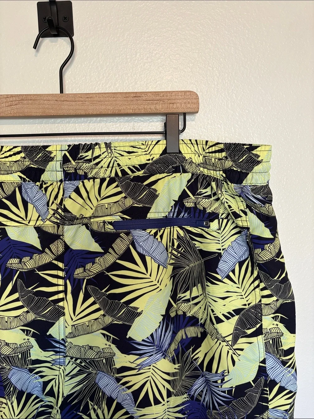 Duluth Trading Co excellent preowned